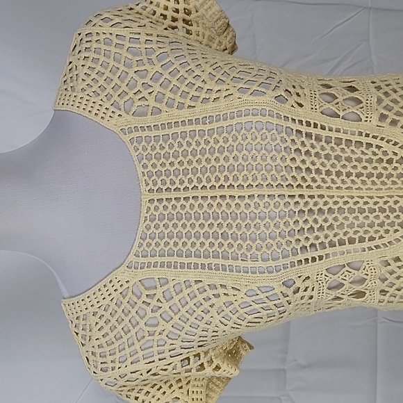 Cato Size XS Butter Yellow Open Knit Crochet Style Top, Exc. Used Condition - Picture 2 of 11